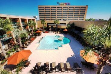 Mcm Eleganté Hotel & Conference Center