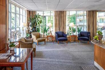 فندق Park Lane Suites & Inn