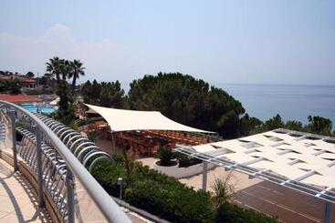 فندق Scoglio Della Galea Village & Spa