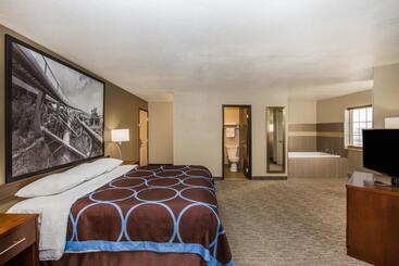 בית מלון כפרי Super 8 By Wyndham Altoona