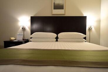 Отель The Madison Inn