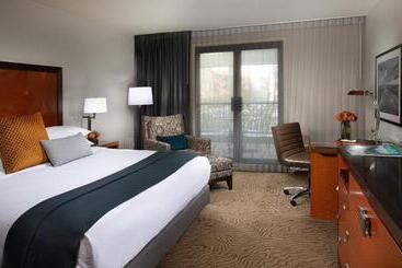 The Paramount Hotel Portland