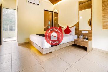 Hotel Collection O 47512 Eleven Petals Resort