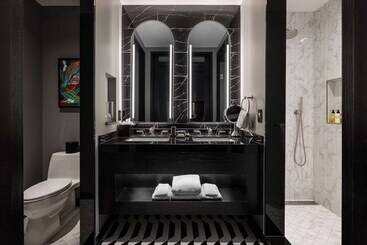 Daxton Hotel Birmingham, Curio Collection By Hilton