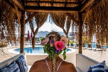 هتل Maldives Holiday Homes