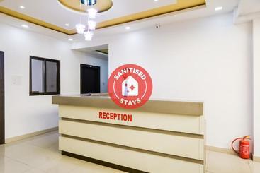 Отель Oyo 71911 Amber Palace