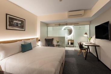 هتل Room @ 89 Courtenay Place