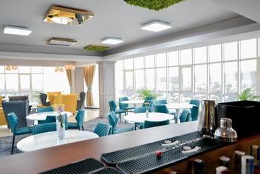 Отель Afrodita  Valenii De Munte