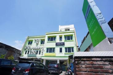 فندق Oyo Life 3164 D Inn Residence