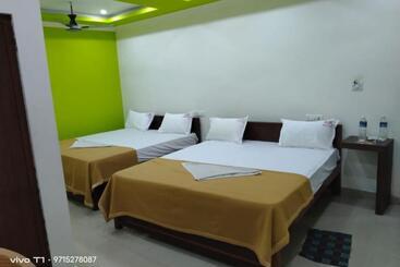 فندق Rr Residency