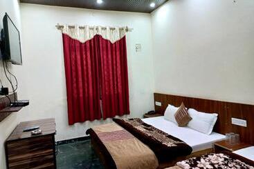 Hotel Sunny Pines Resort