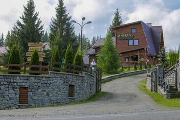 بنسيون Pensiunile Zori De Zi și Apus De Soare