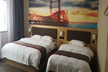 Thank Inn Chain Hotel Guizhou Tongren Jiangkou County Fengjingshan Park Fenghuang Road Store