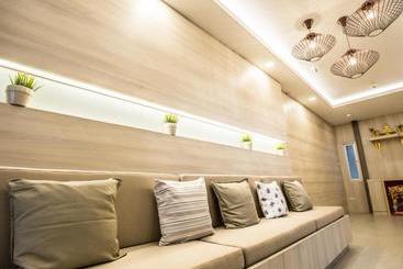 호텔 Central Place Angsila