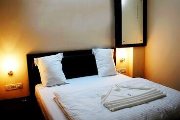 Deep Hotel & Restaurant