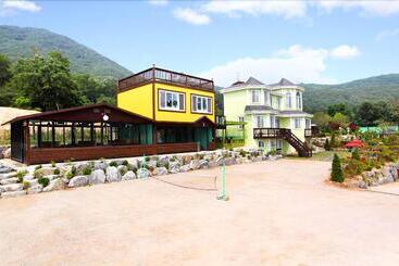 Afternoon Of The Forest Pension