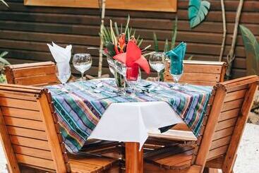 فندق Mariposa Jungle Lodge