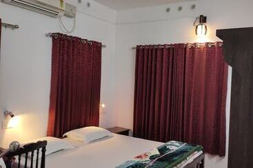 مبيت وإفطار Kuttickattil Gardens Homestay