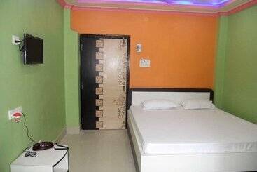 ホテル Gitanjali Raiganj