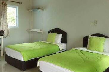 בית מלון כפרי Happy House Resort