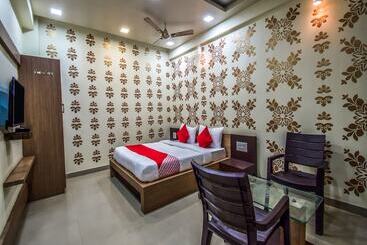 فندق Kavita Inn By Oyo Rooms