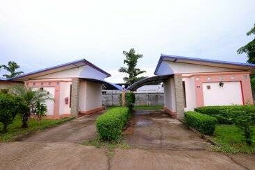 酒店 Koko Resort Sakon Nkhon