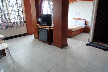 فندق Satit Padang