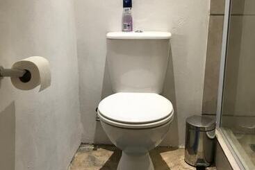 פנסיון Chilled Oaks