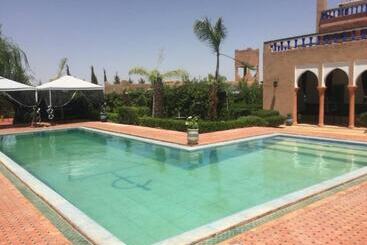 پانسیون Sun And Vacances