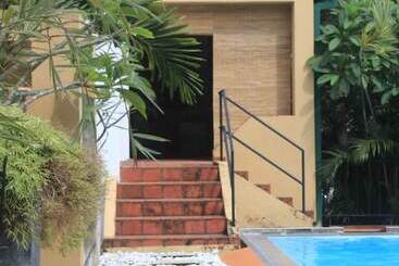 ペンション Villa Escondite