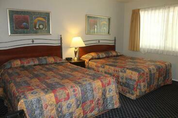 Golden Chain Motel