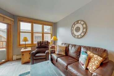 ホテル 1 Bedroom Mountain Condo In River Run Village With Beautiful Mountain Views And Walking Distance To