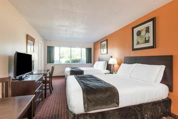 هتل Days Inn & Suites By Wyndham Groton Near The Casinos