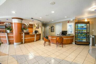 هتل Solara Surfside Resort