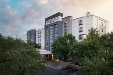 בית מלון כפרי Springhill Suites Austin South