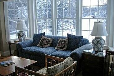 The Trumbull House Bed And Breakfast