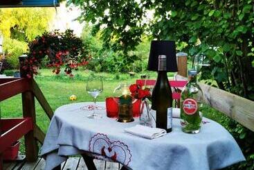 ベッドアンドブレックファースト La Maison Des Oiseaux. Roulotte