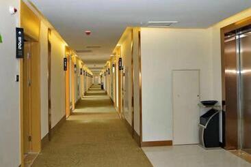 ホテル Greentree Inn Linyi Shuixian Bus Station Business