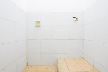 Spot On 2422 Hotel Moga Sari