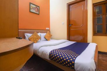 فندق Spot On 65925 Sindur Lodge