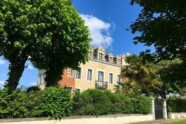 Le Château Aspet B&b