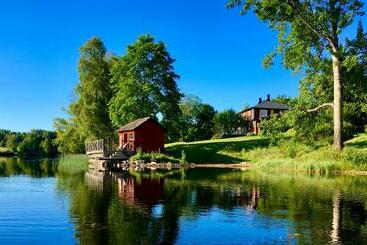 Sundets Gård   Bed & Breakfast