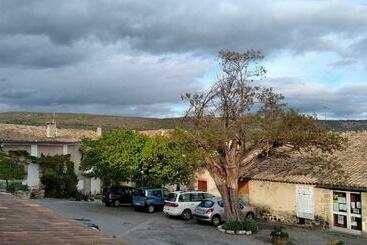 ユースホステル Auberge Le Lupin Blanc