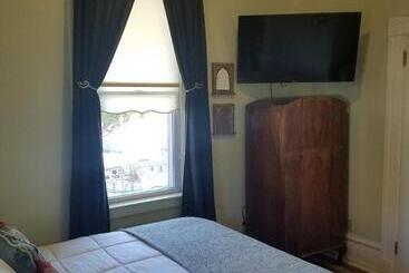 Bed and Breakfast Abbey House Inn