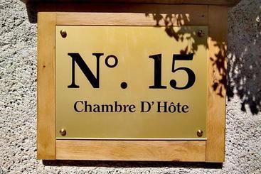 تختخواب و صبحانه No.15 Chambre Dhote