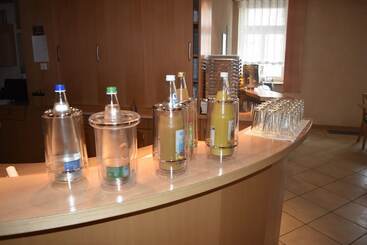 호텔 Gasthof Pension Zum Goldenen Hirschen