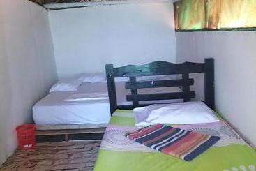 هتل Zulu Hostal