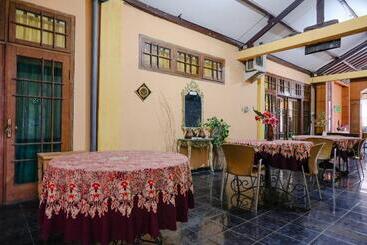 호텔 Oyo 1984  Istana Family