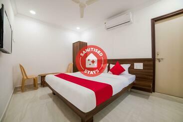 Отель Oyo 40122  Aria Inn