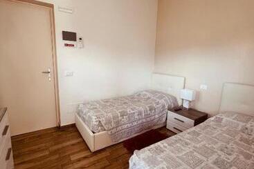 פנסיון Affitta Camere La Fenice Di Folli Lorella